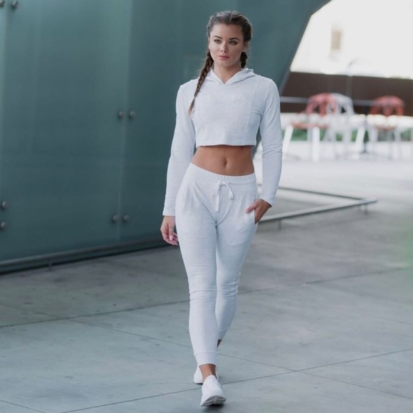 HeraHero Lea Crop Hoodie Light Gray - Picture 1 of 8